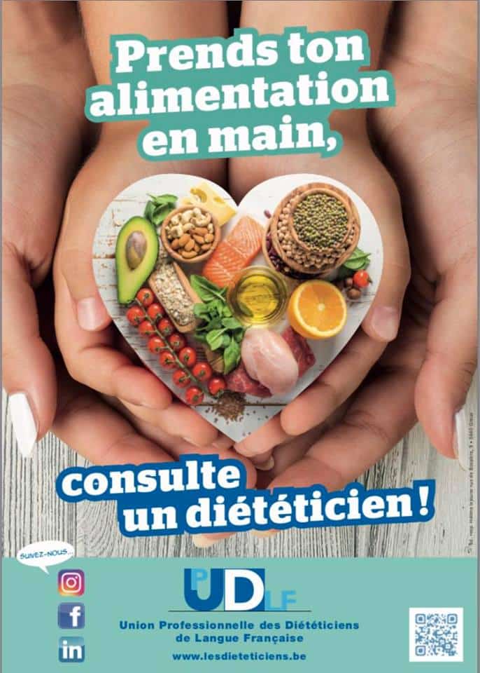 des mains en forme de coeur, qui contiennent une assiette en forme de coeur, qui contient elle-même des aliments sains pour notre santé